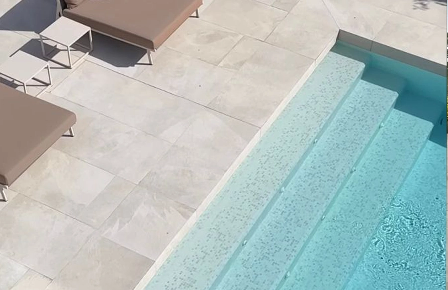 کاشی شیشه ای