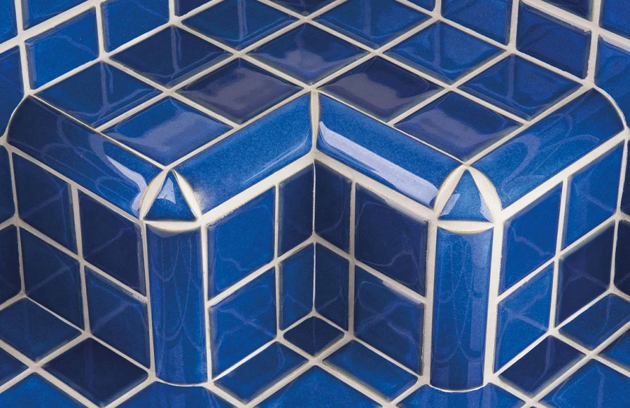 کاشی لبه استخر